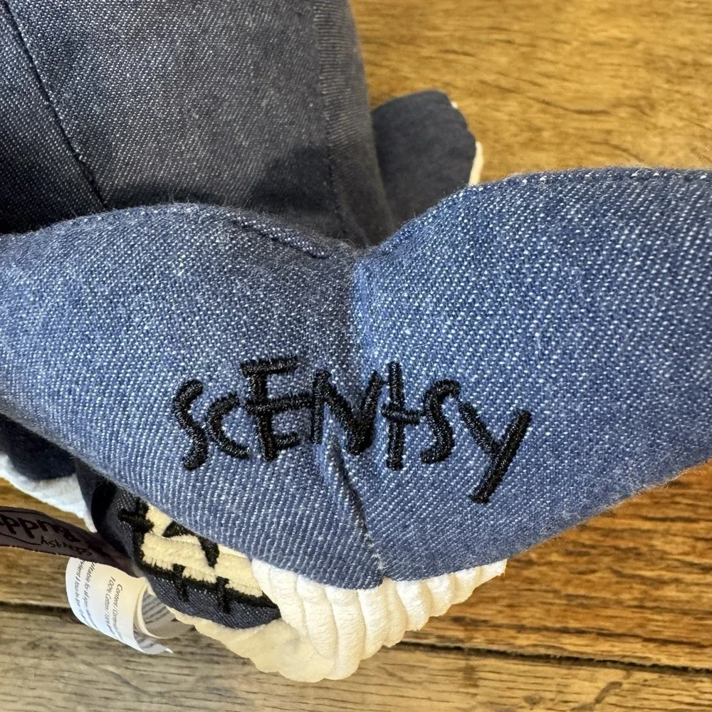 Scentsy Benny the Blue Whale Plush Blue Denim‎ Style Scent Pak Holder